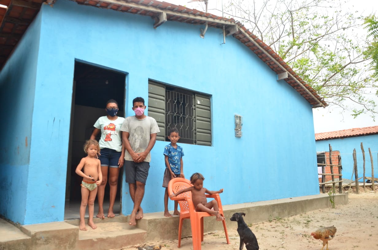 Família beneficiada com habitação do programa Minha Casa Meu Maranhão (Foto: Nael Reis)