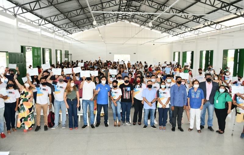 Mais de 500 alunos foram certificados pelo Governo do Estado, em Barreirinhas (Foto: Lauro Vasconcelos)