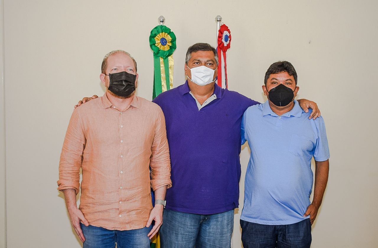 Presidente da Alema, Othelino Neto, governador Flávio Dino e secretário de Cidades, Márcio Jerry (Foto: Karlos Geromy)