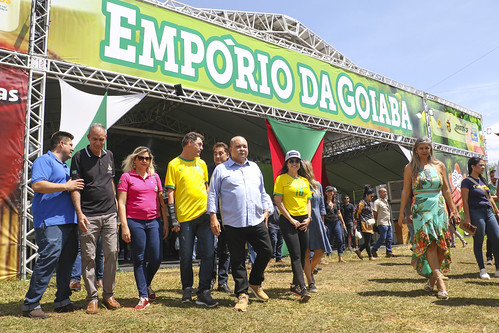 Governador Ibaneis Rocha visita Feira da Goiaba em Brazlândia