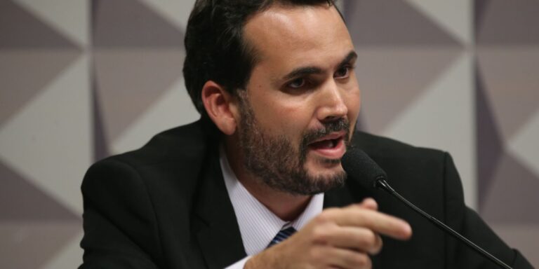 Ministro afirma que subsídio de R$ 0,35 ao diesel não será restabelecido.