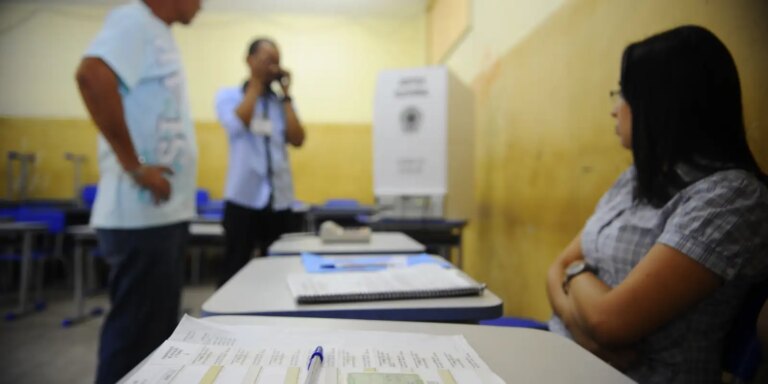 Mesários têm função fundamental na segurança do processo eleitoral