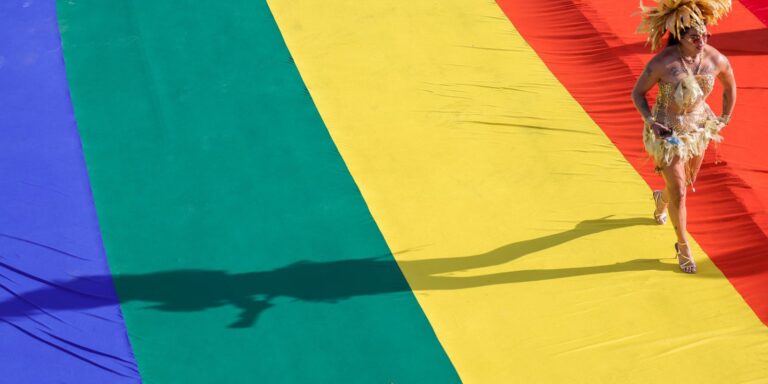Parada Brasília Orgulho lança campanha de conscientização sobre o voto e o preconceito